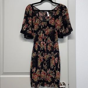 Floral Knee-Length Dress with Pockets, Lace